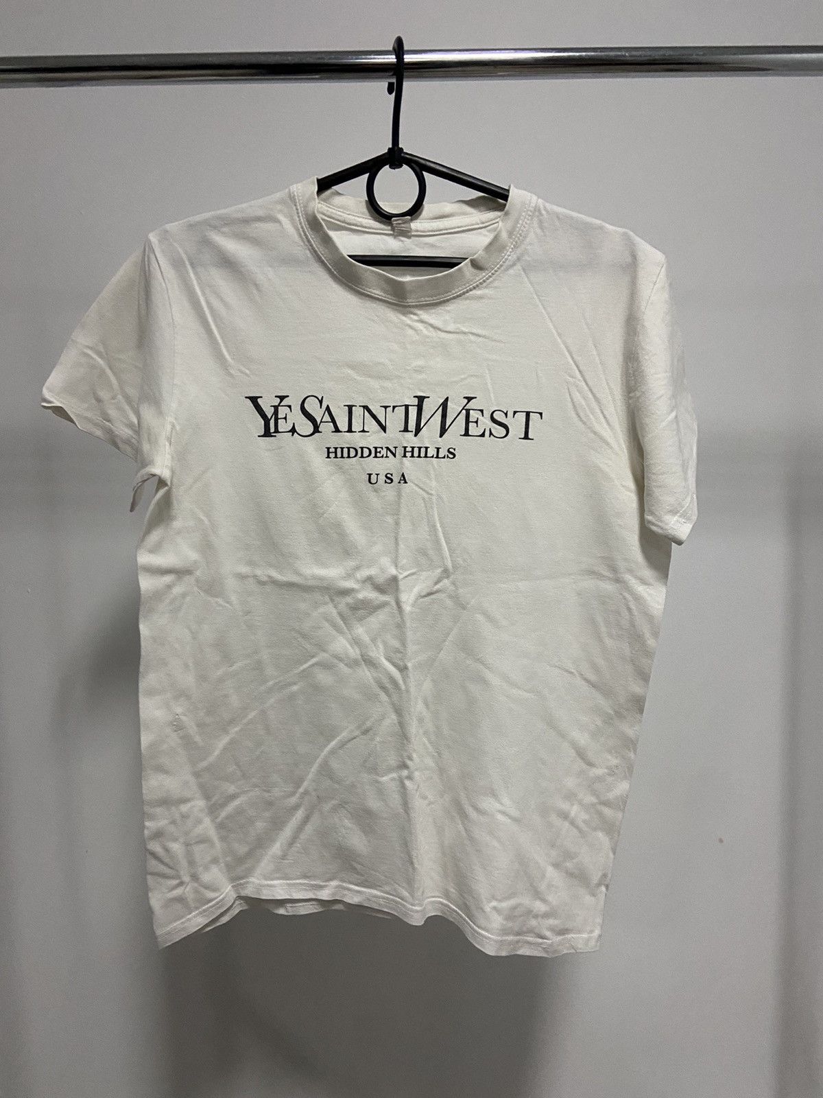 Kanye West × Rap Tees × Vintage YeSaintWest Kanye West Vintage T Shirt Big Logo USA Size US S / EU 44-46 / 1 - 1 Thumbnail