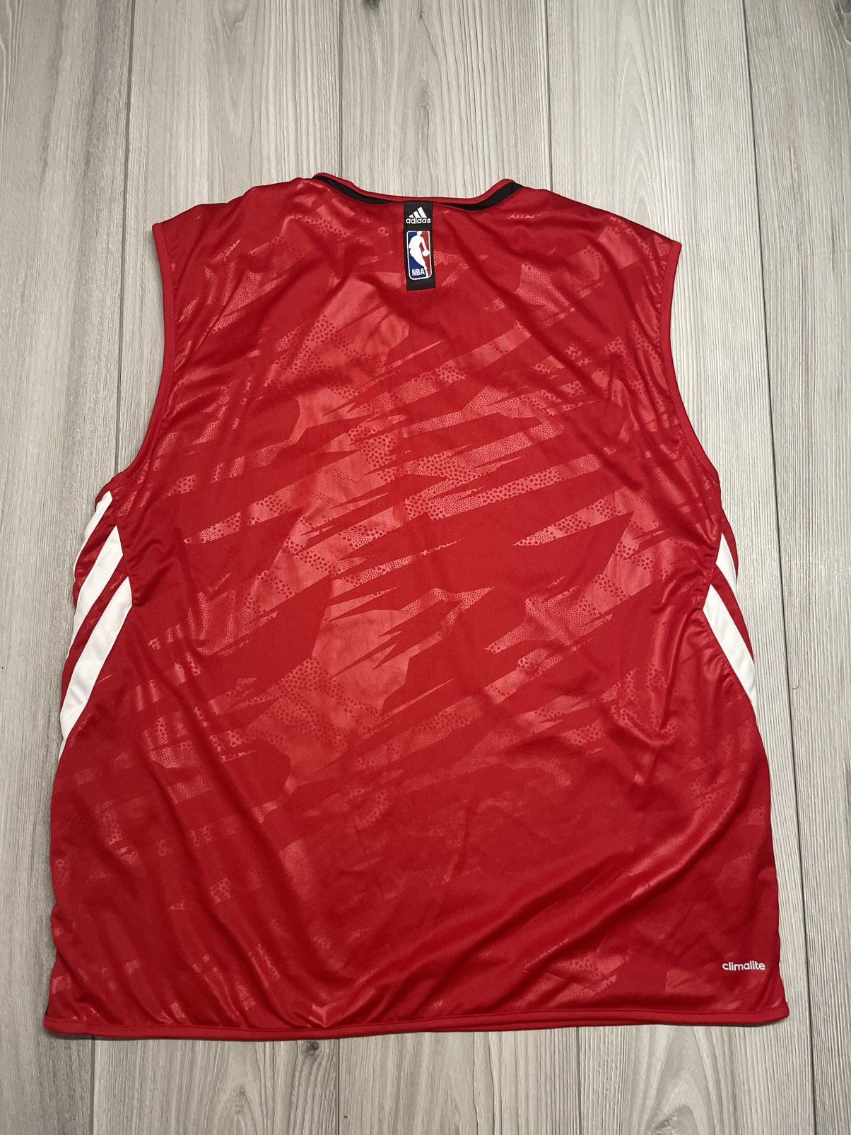 Adidas Adidas Chicago Bulls Training NBA jersey top Size US XL / EU 56 / 4 - 4 Thumbnail