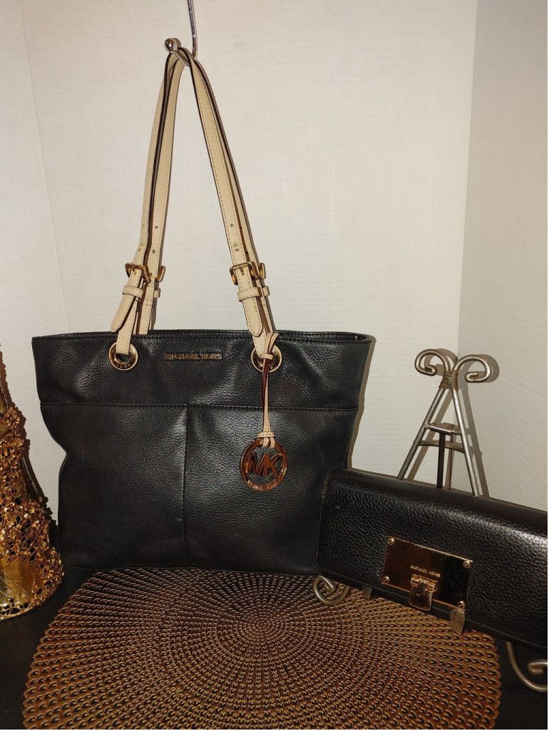 Michael Kors Michael Kors Bedford Tote & Manhatten Wallet Set Size ONE SIZE - 1 Thumbnail