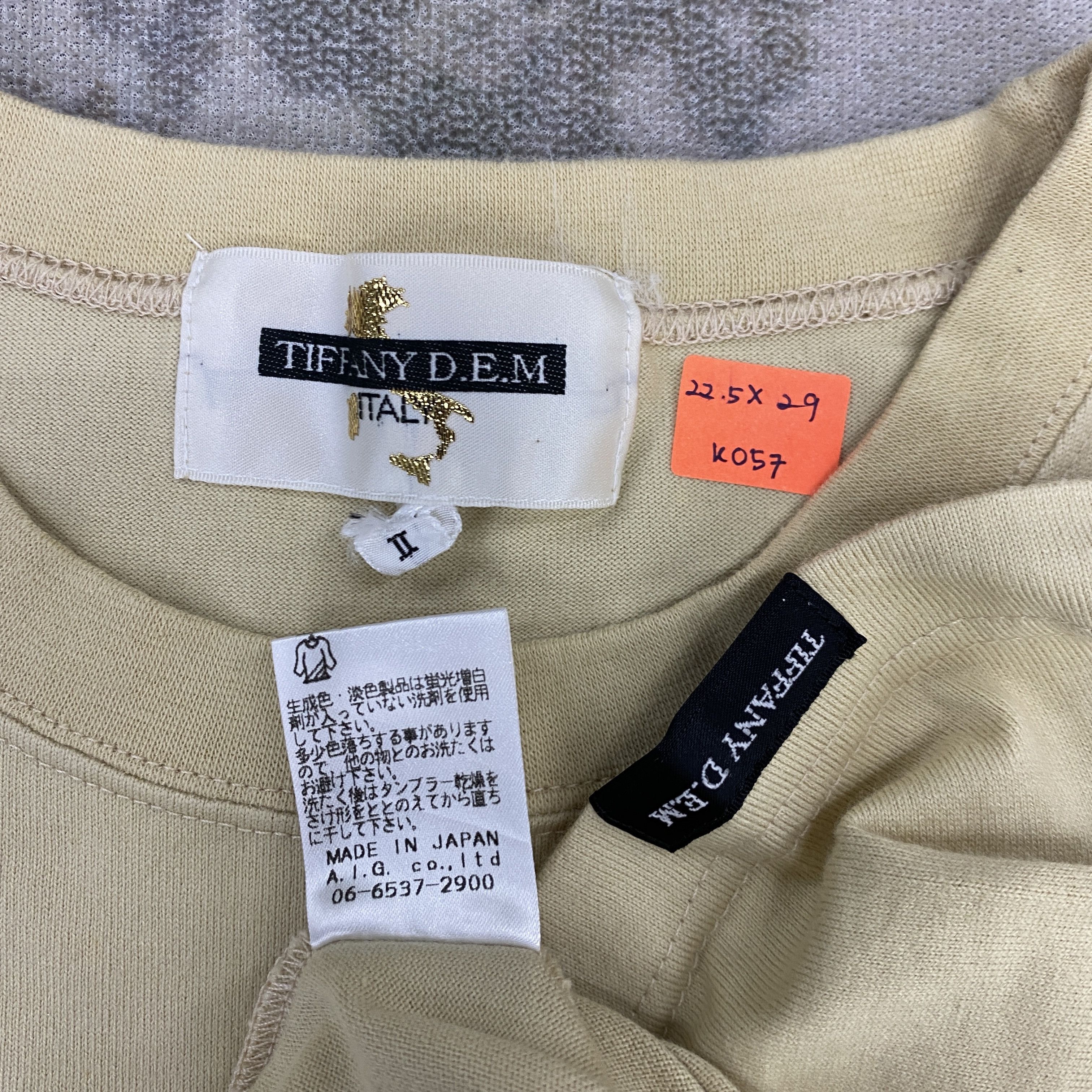 Vintage Vtg TIFFANY D.E.M ITALY DESIGNER Tshirt - K057 Size US L / EU 52-54 / 3 - 6 Thumbnail