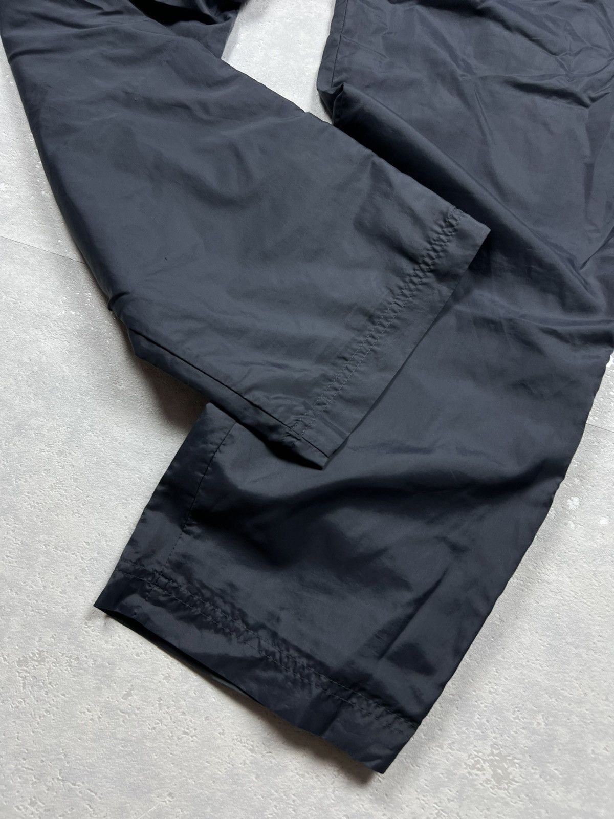 Nike 90s Nike Swoosh Vintage Y2K Gorpcore Nylon Parachute Pants Size US 34 / EU 50 - 6 Thumbnail