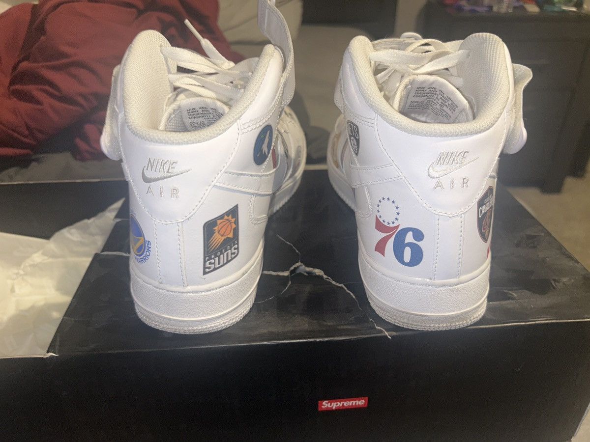 Nike × Supreme Air Force 1 Mid ‘07 / Supreme x NBA Size US 11.5 / EU 44-45 - 2 Thumbnail