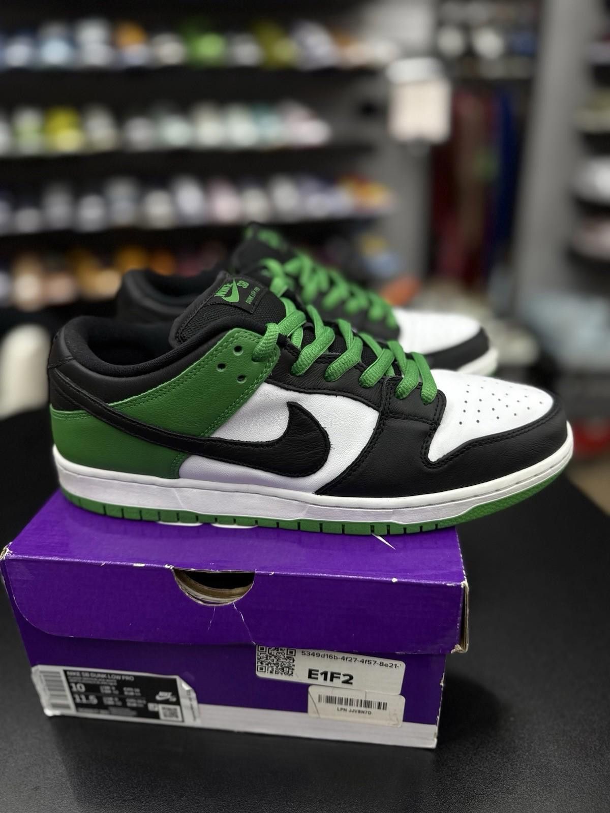 Nike Nike SB Dunk Low Green Black Toe BQ6817-302 Men Size 10 Size US 10 / EU 43 - 1 Thumbnail