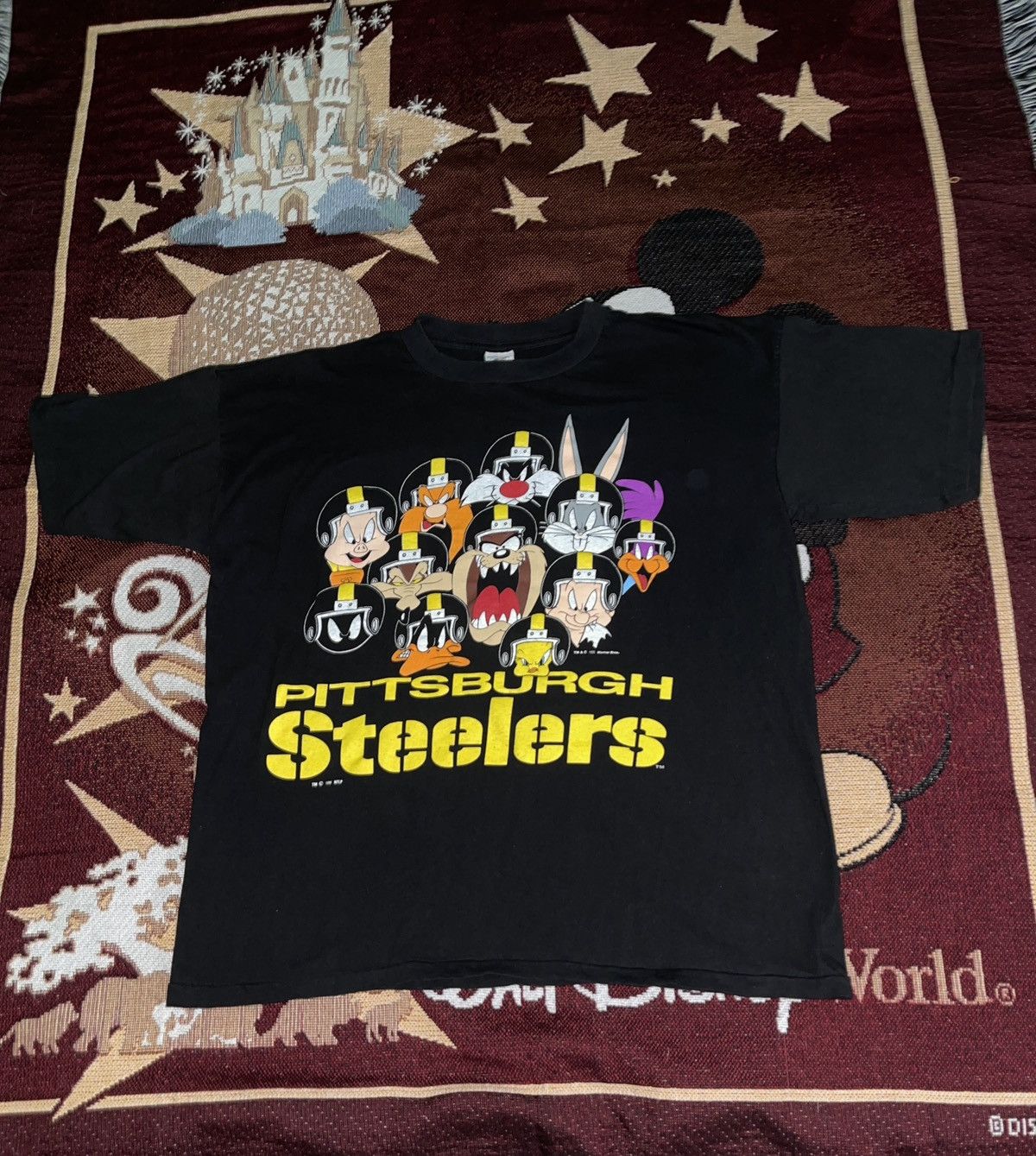 Vintage 1995 Warner Bros NFL Pittsburg Steelers Tazmanian Devil newest T-shirt