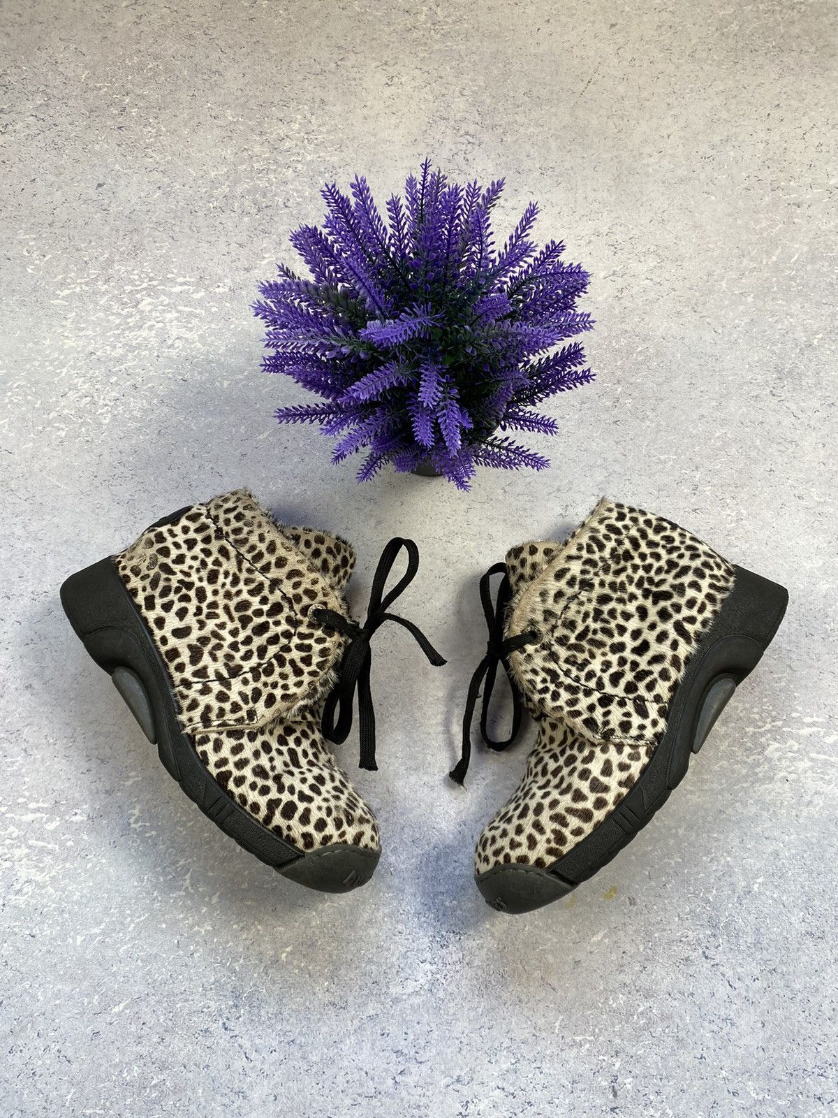 If Six Was Nine Vintage Y2K Bumper Pony Fur Leopard Lace Up Boots Size US 6 / IT 36 - 2 Thumbnail