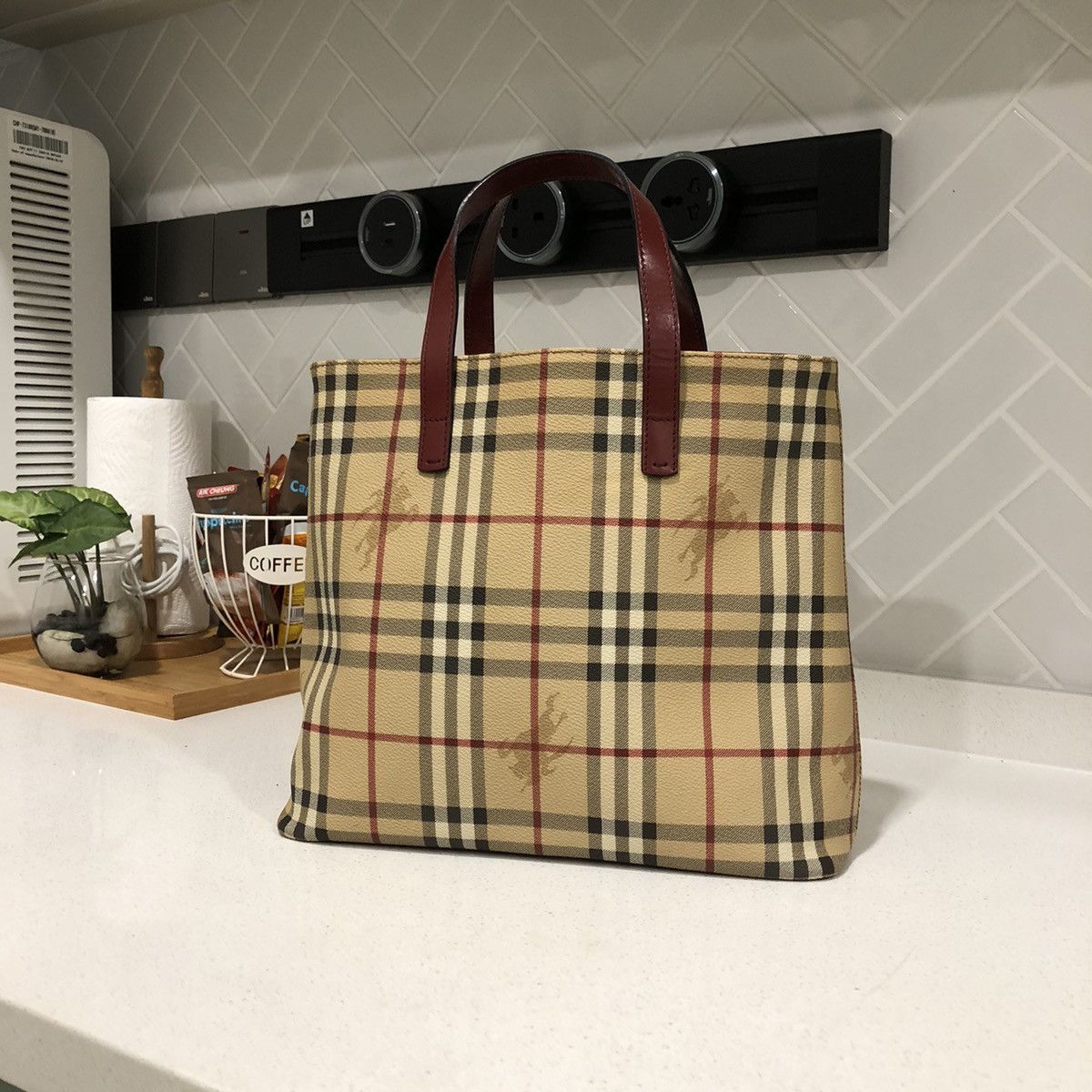 Burberry BURBERRY Nova Check Tote Bag PVC Leather Beige Auth T-03-01 Size ONE SIZE - 5 Thumbnail