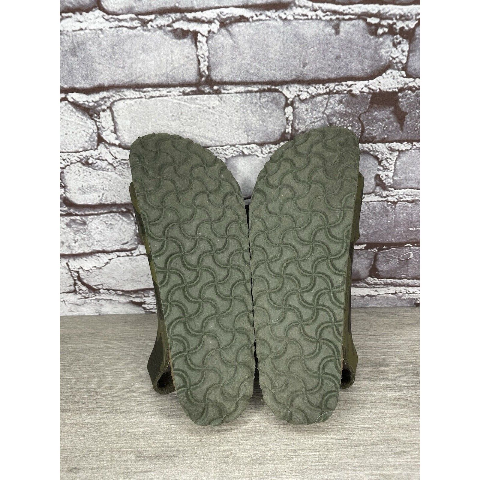 Birkenstock Birkenstock Milano Army Green Leather Ankle Strap Sandals Wo Size US 6.5 / IT 36.5 - 8 Thumbnail