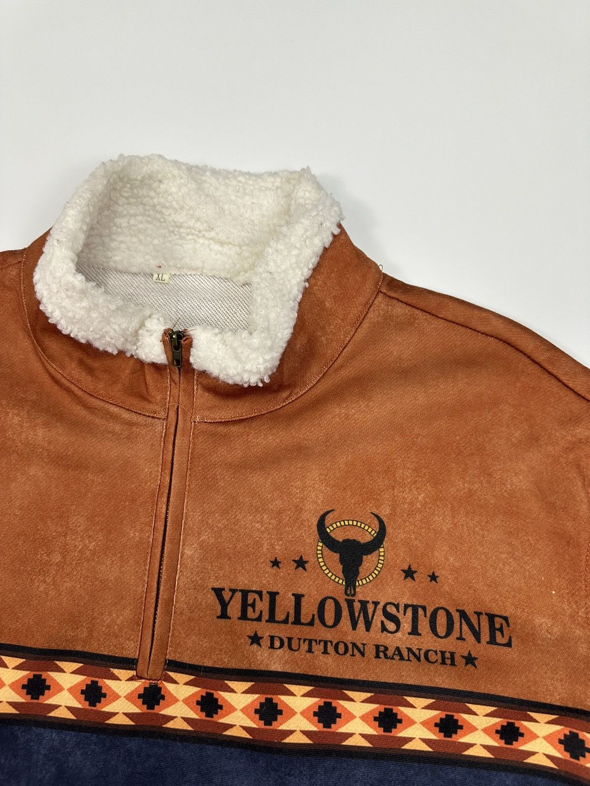 Vintage Vintage Native Yellow Stone Bulls Printed Sweatshirt A614 Size US XL / EU 56 / 4 - 4 Thumbnail