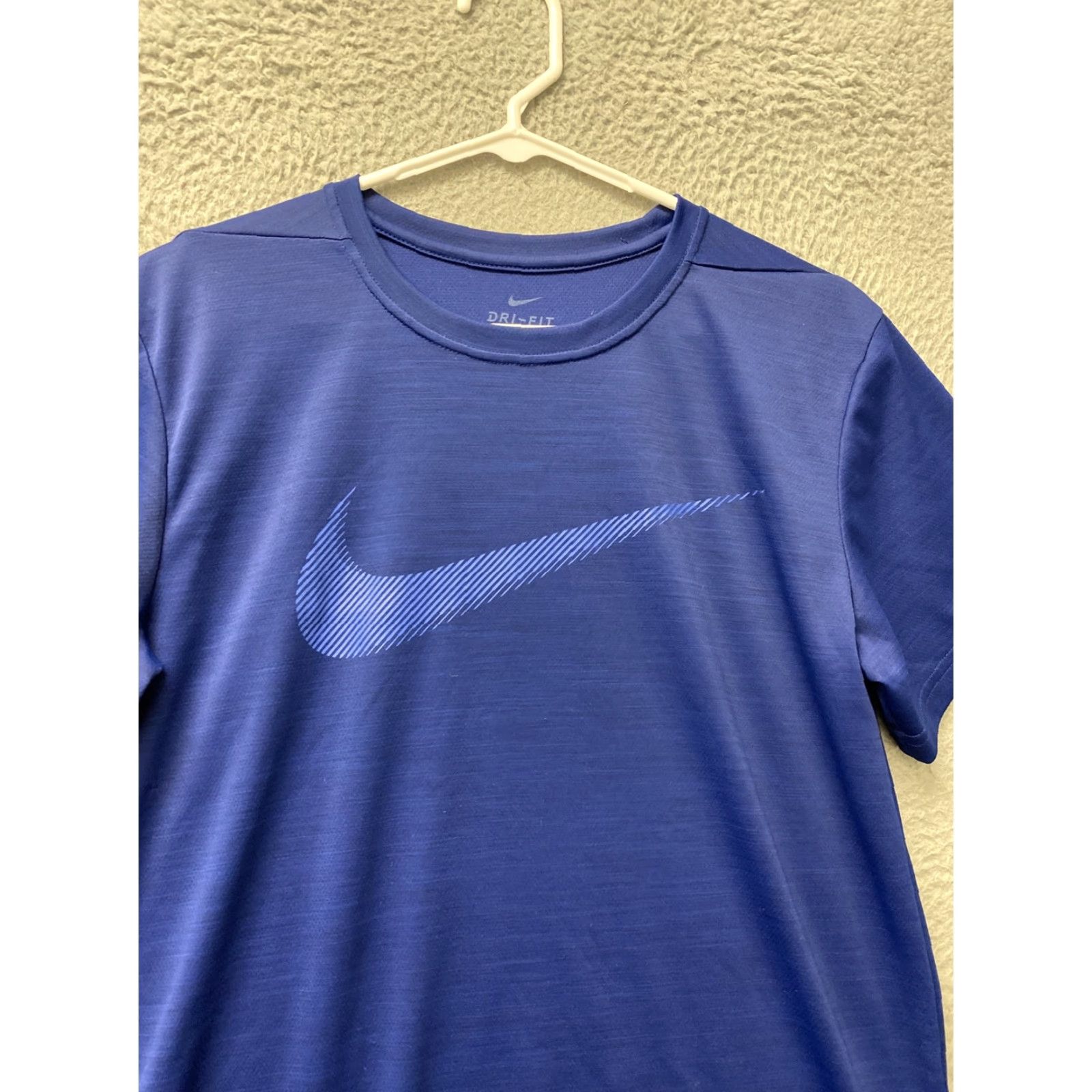 Nike Nike Dri-Fit Shirt Men S Blue Oversized Logo Running Workout Crew-Neck /104-28 Nike Dri-Fit Product Line T-Shirt Gel? Size US S / EU 44-46 / 1 - 2 Thumbnail