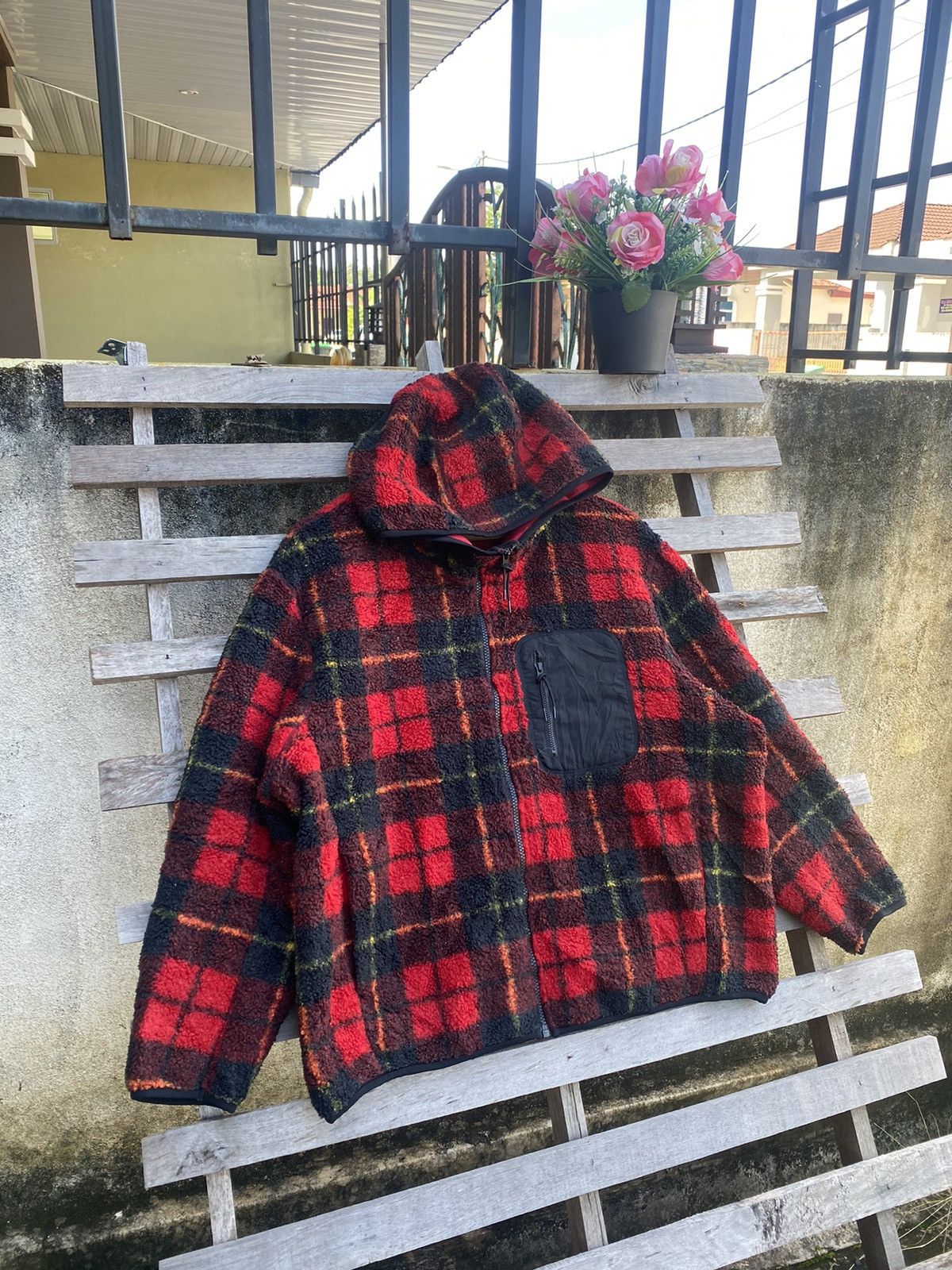 Uniqlo Oversizes Uniglo × JW Anderson Sherpa Fleece Jacket Size US XXL / EU 58 / 5 - 1 Thumbnail