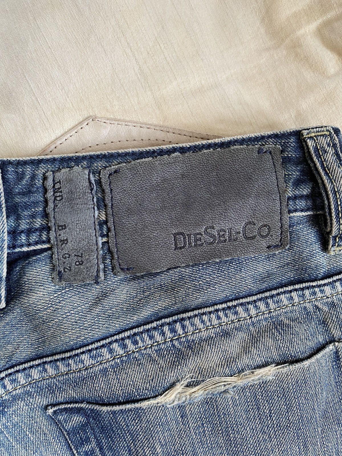Diesel × Japanese Brand Diesel Viker-R-Box Regular Straight Distressed Denim Size US 30 / EU 46 - 17 Thumbnail