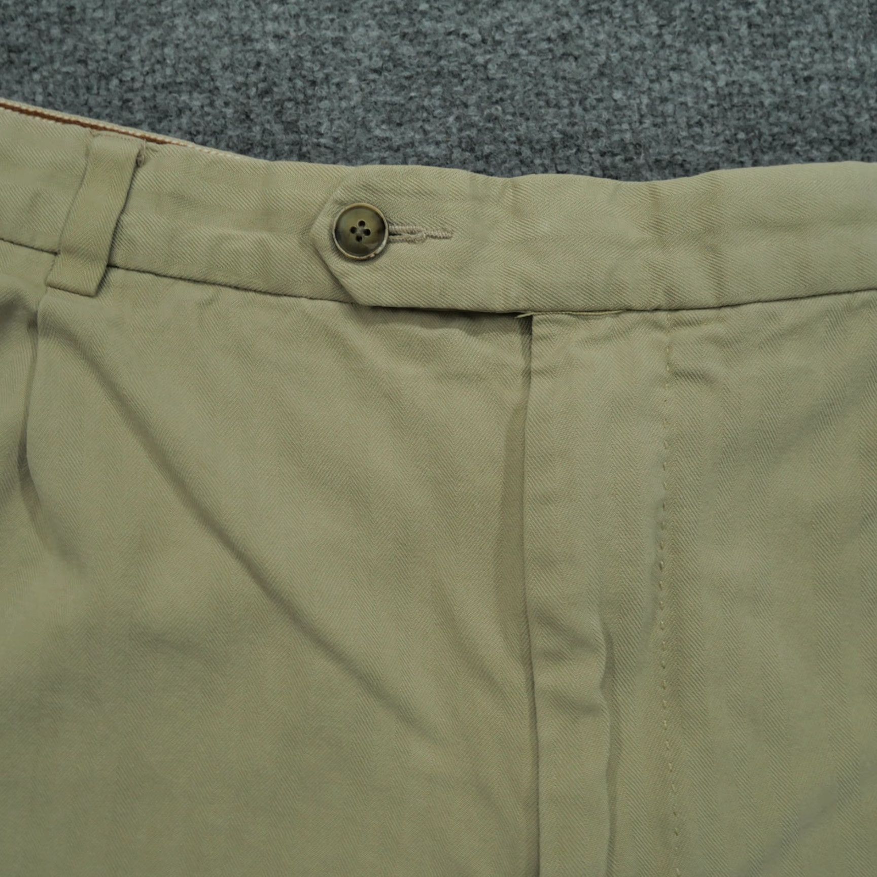 Tommy Bahama Tommy Bahama Shorts Mens 42 Tan Khaki Silk Chino Casual Adult Size US 42 / EU 58 - 2 Thumbnail