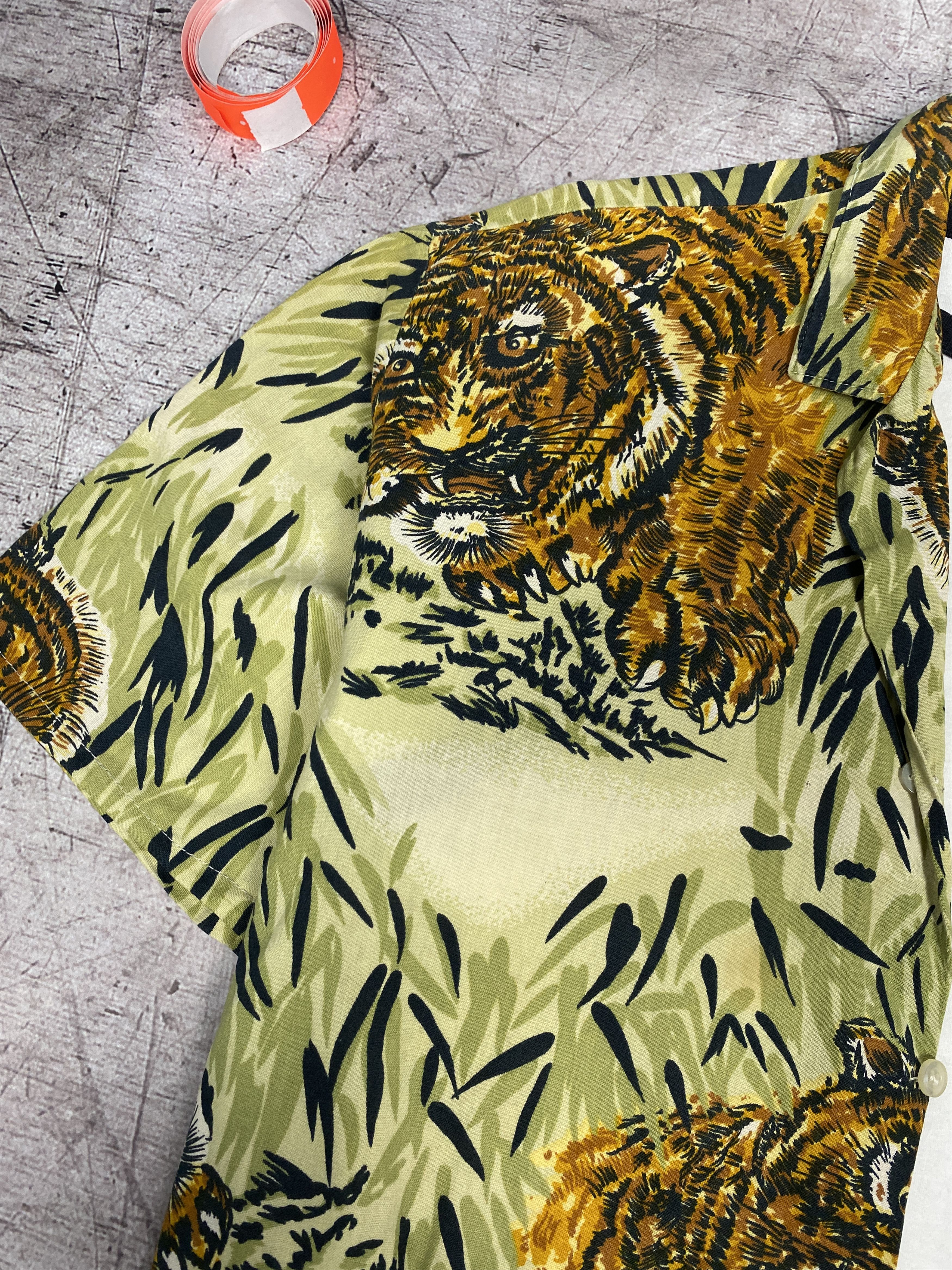 Vintage Vintage Hawaiian Shirt Grafic Tiger y2k Size US XL / EU 56 / 4 - 3 Thumbnail
