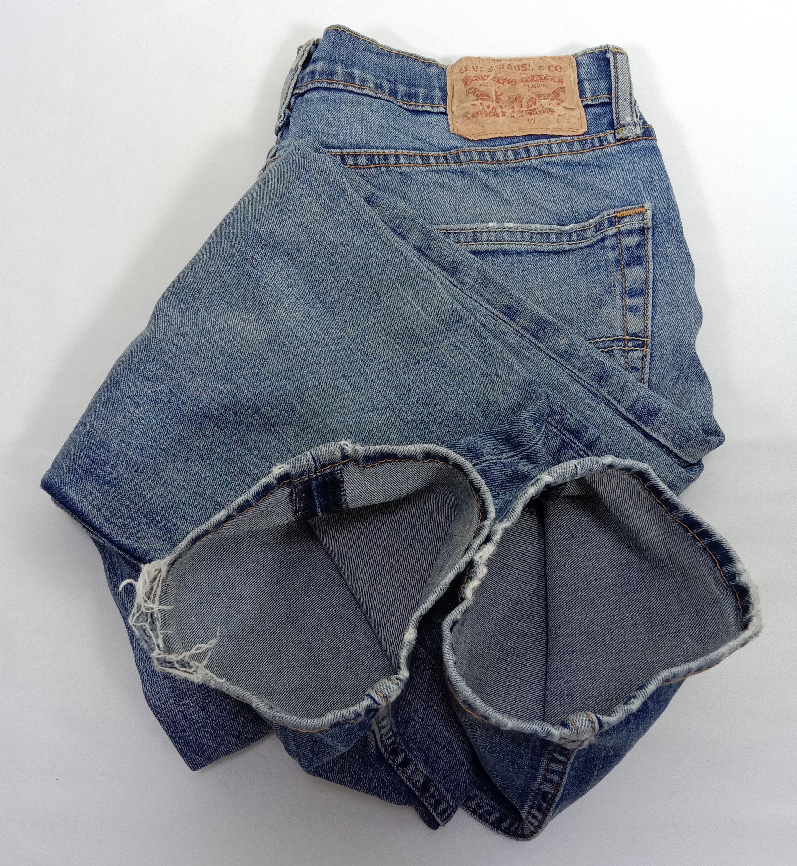 Levi's Vintage Levi's 507 Jeans Faded Blue Distressed Denim Size US 33 - 15 Thumbnail