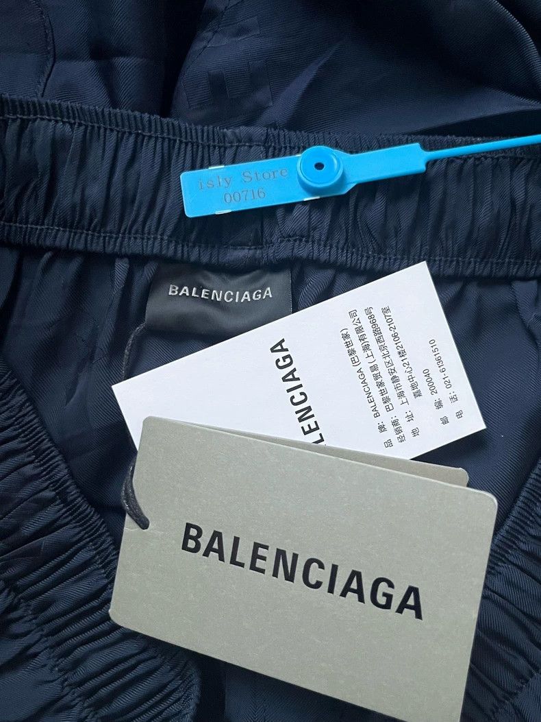 Balenciaga Balenciaga size 48 Full print dark stripe shorts Size US 32 / EU 48 - 3 Thumbnail