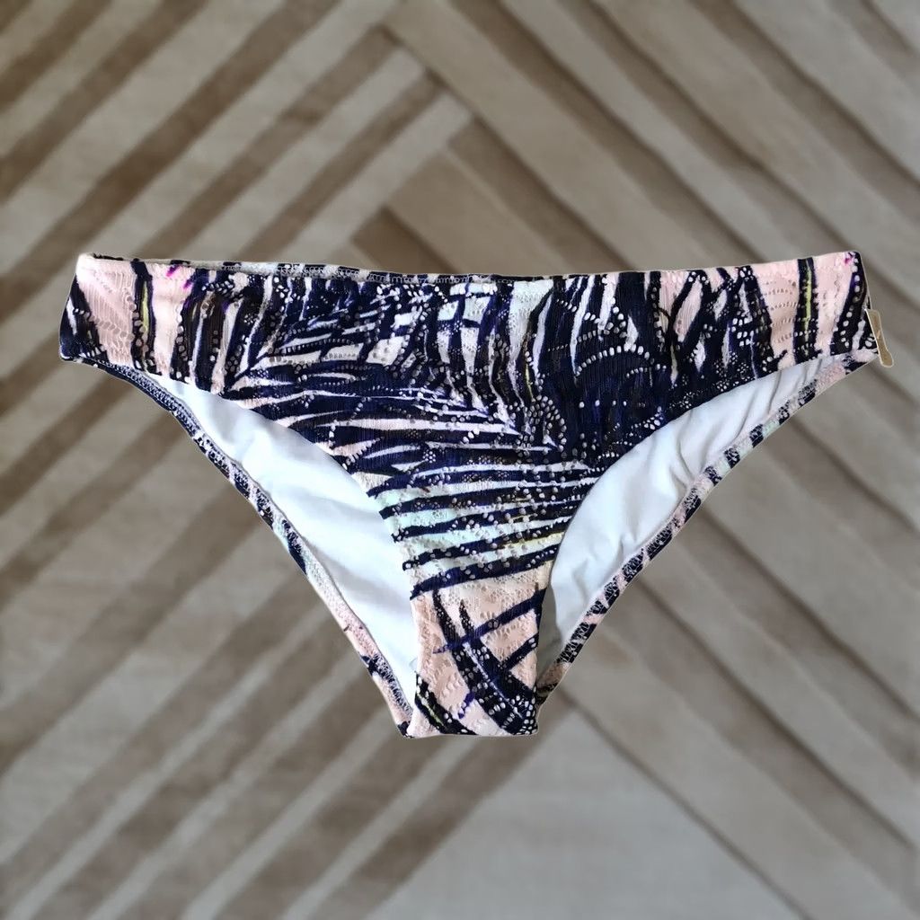 Vintage PINK Victoria's Secret Bikini Bottom S Navy Pink Tropical Lace Mini NWT Size 28" / US 6 / IT 42 - 1 Thumbnail