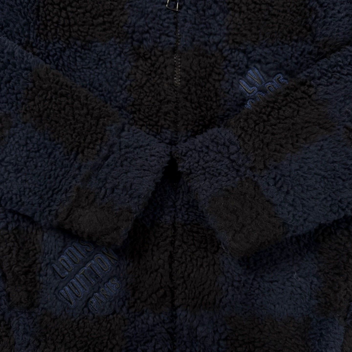 Louis Vuitton Louis Vuitton navy blue checkered teddy bear fleece jacket Size L / US 10 / IT 46 - 4 Thumbnail