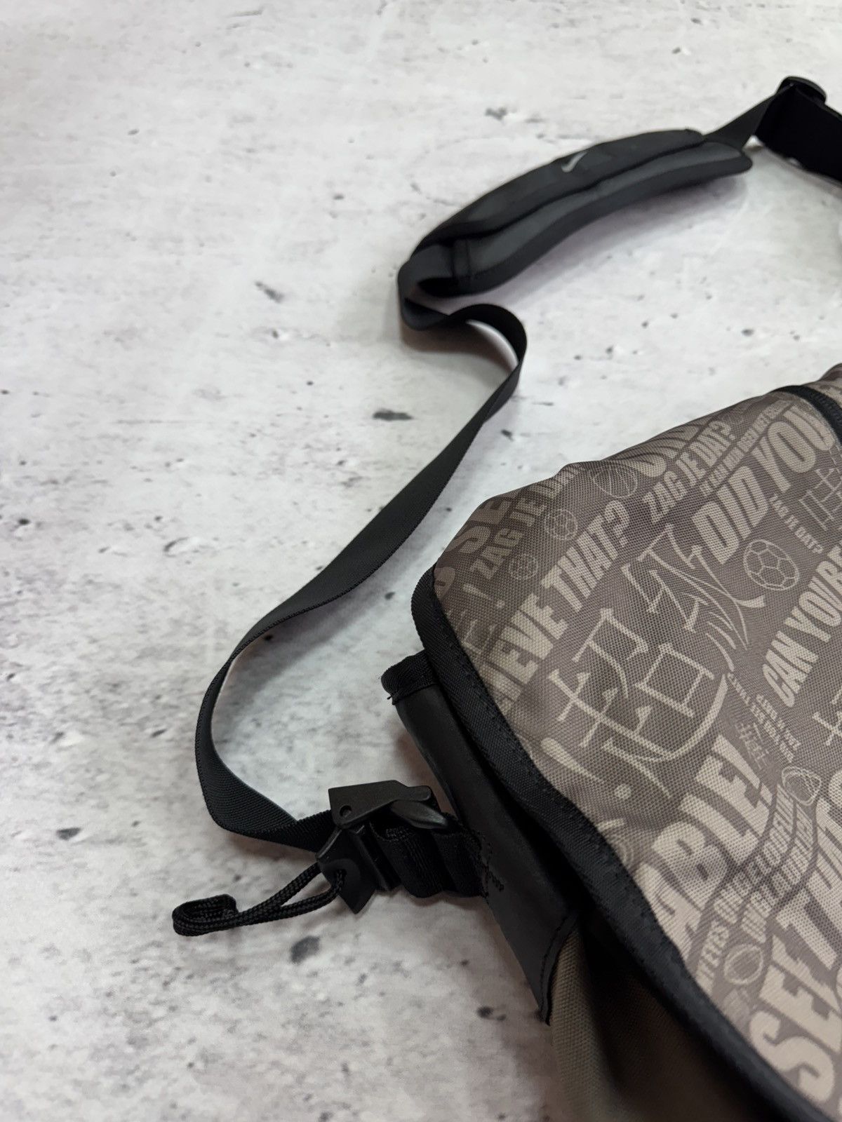 Nike × Vintage NIKE VINTAGE BASIC LOGO 00s 90s PINTEREST STYLE SLING BAG Size ONE SIZE - 5 Thumbnail