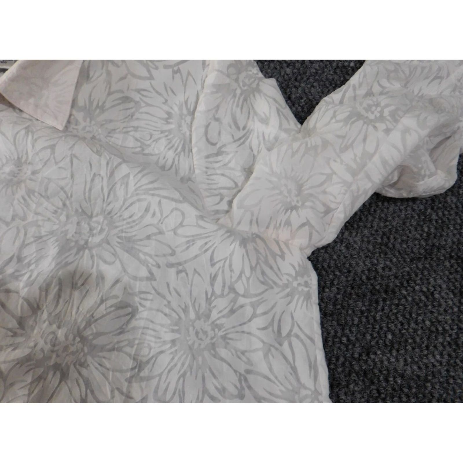 Vintage Susan Graver Button-Up Shirt Womens Large White Floral Sheer Knit Polyester Casual Long Sleeve Collared Size L / US 10 / IT 46 - 6 Thumbnail