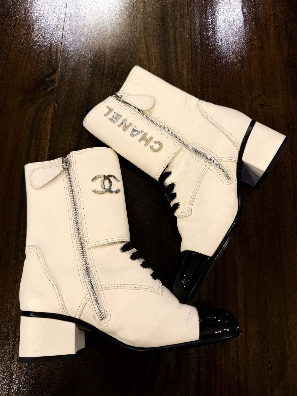 Chanel Chanel 19B Two Bone Signature Logo Lace-up Leather Boots Size US 7 / IT 37 - 5 Thumbnail