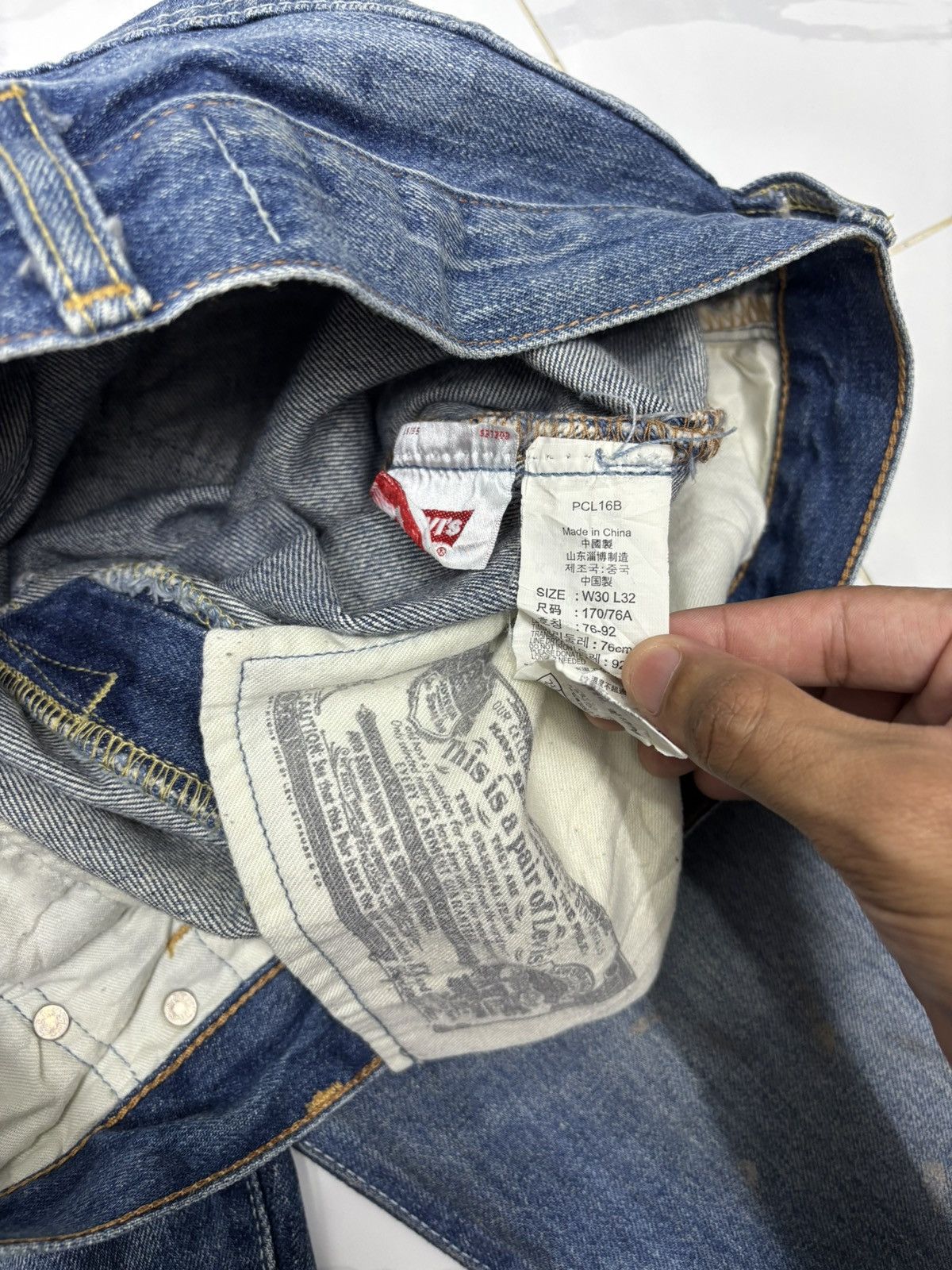 Levi's 🔥VTG LEVIS 501 1966 SPECIAL EDITION DISTRESSED DENIM JEANS Size US 30 / EU 46 - 13 Thumbnail