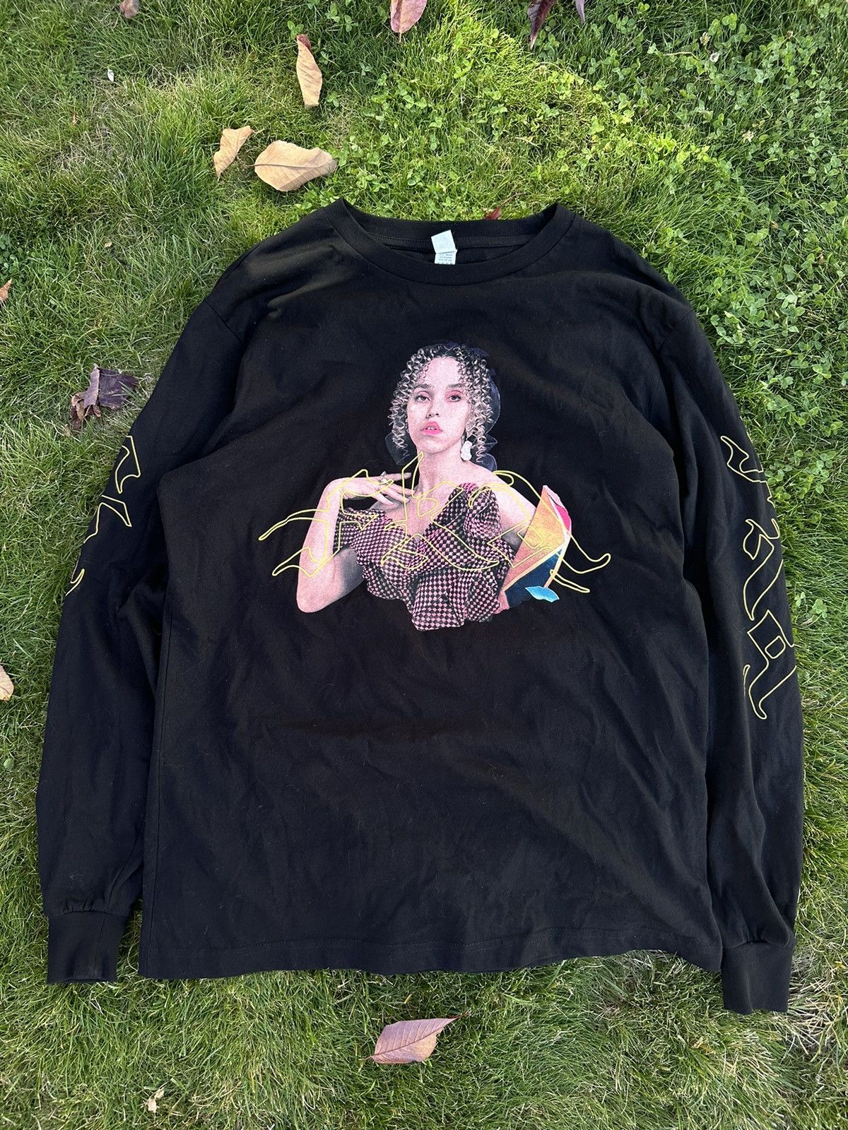 Band Tees FKA Twigs Longsleeve Size US L / EU 52-54 / 3 - 1 Thumbnail