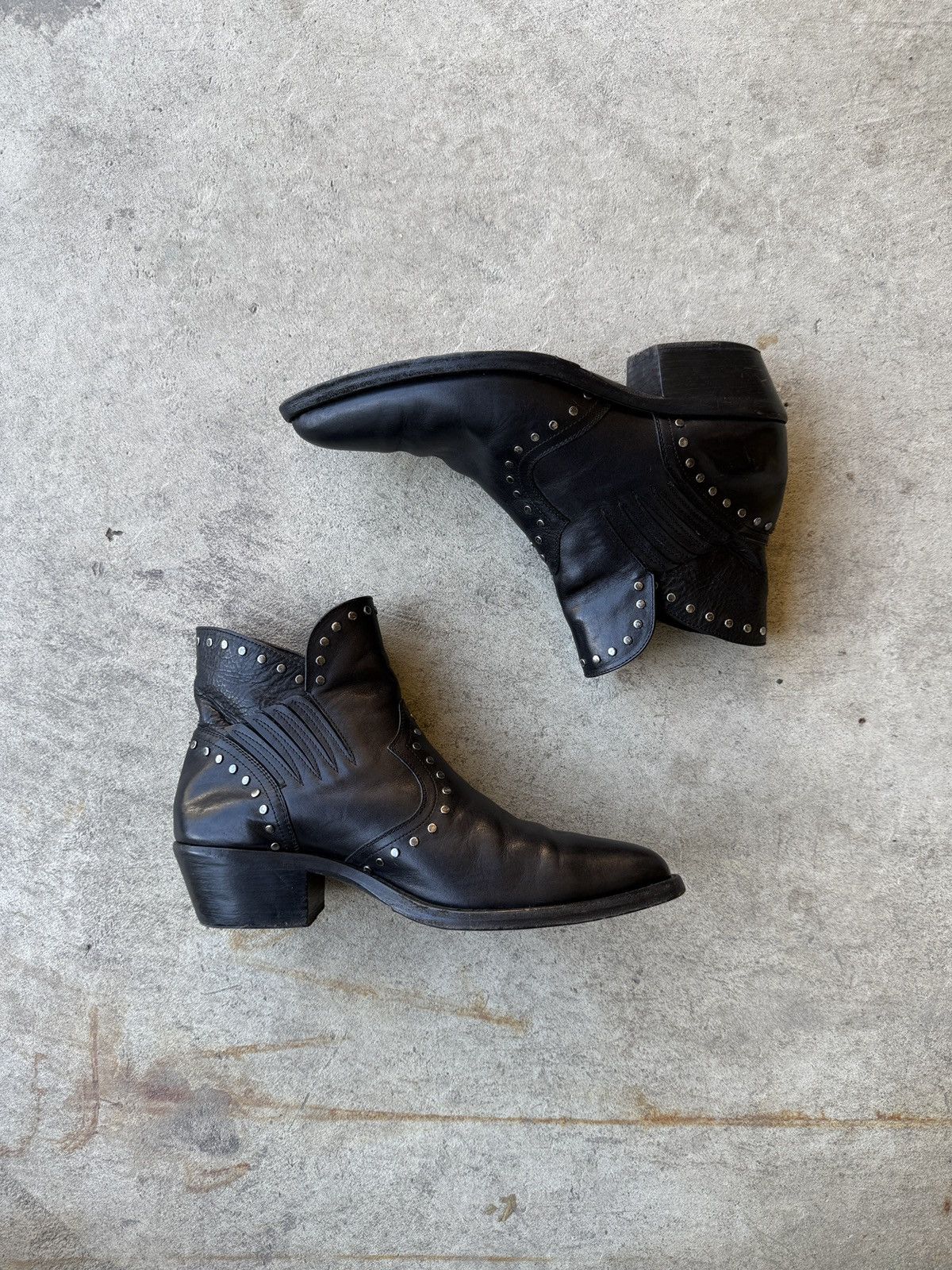 Saint Laurent Paris Saint Laurent Paris Dakota Studded Boots Hedi Slimane Size US 9 / EU 42 - 1 Thumbnail