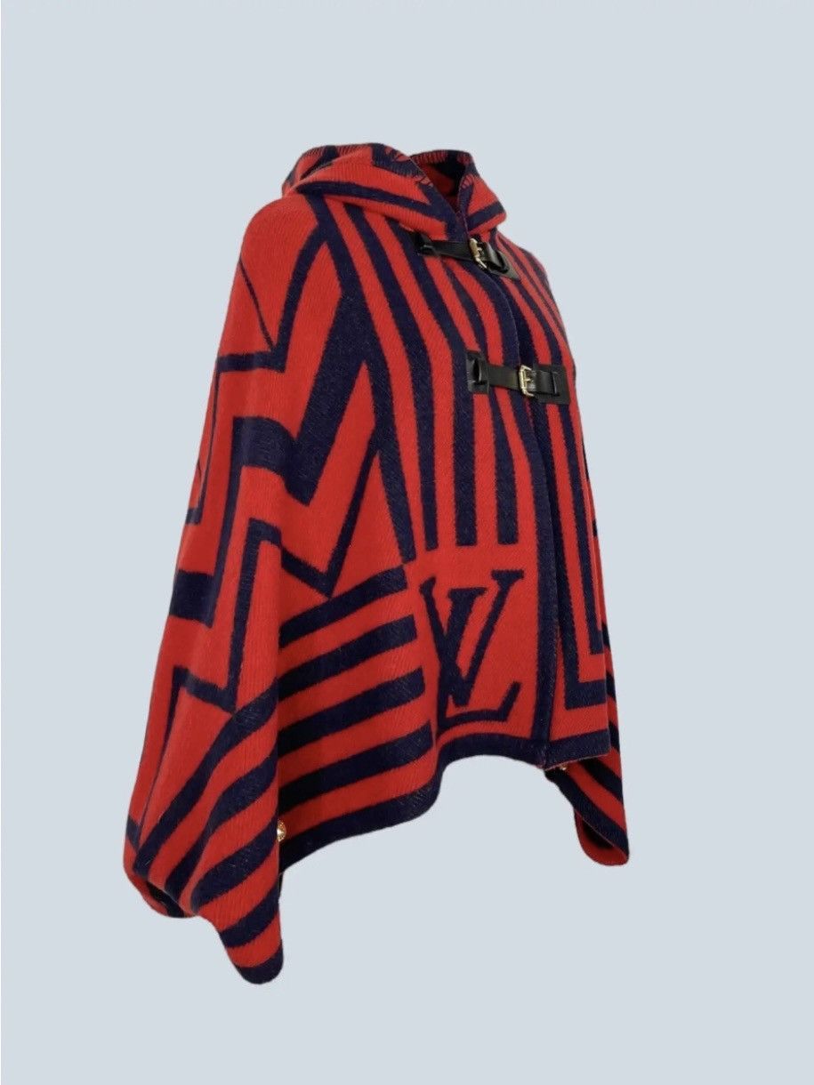 Louis Vuitton Louis Vuitton Karakoram wool poncho, 40 fr. Size M / US 6-8 / IT 42-44 - 2 Thumbnail