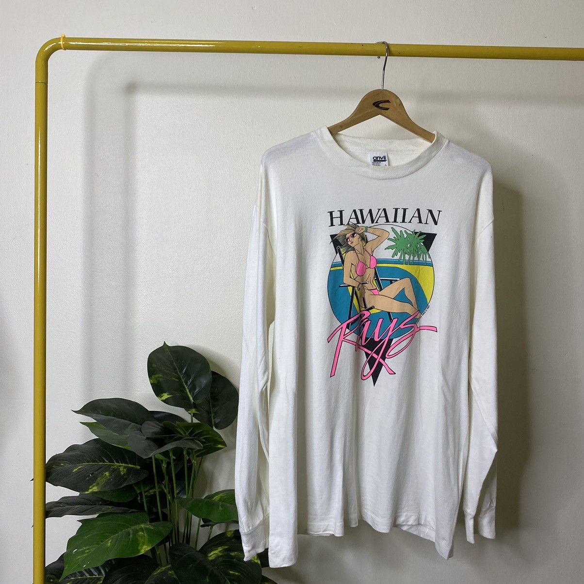 Vintage Vintage 1987 Hawaiian Rays Sexy Bikini Graphic LS T Shirt Size US L / EU 52-54 / 3 - 1 Thumbnail
