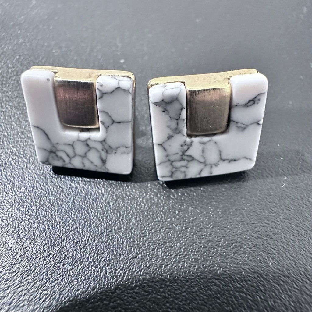 The Unbranded Brand Women's Unbranded White Gold Square Earrings Size ONE SIZE - 5 Thumbnail