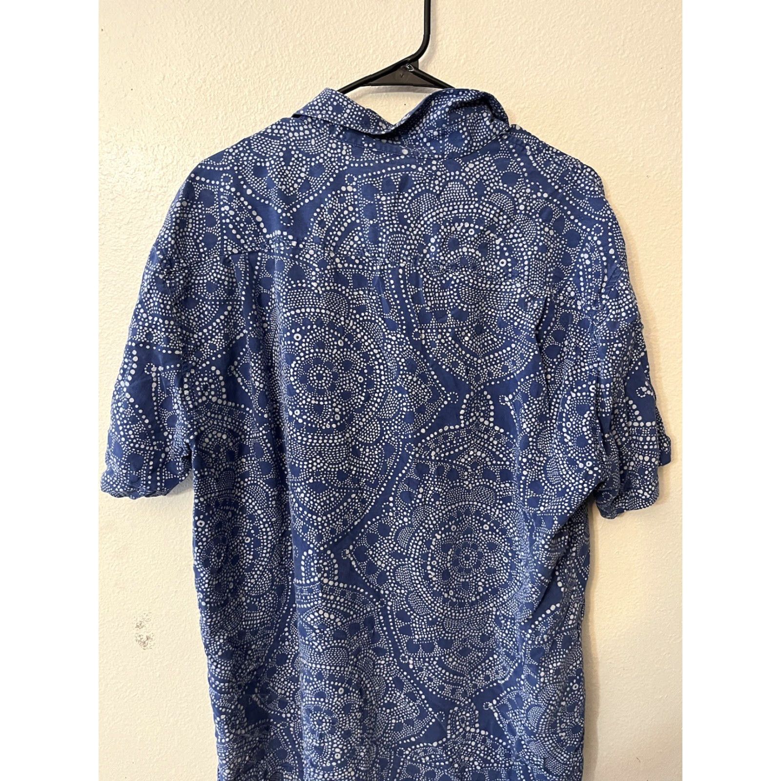 Tommy Bahama VINTAGE Tommy Bahama Geometric Floral Long Sleeve Shirt Mens XL Blue/White Shirt Size US XL / EU 56 / 4 - 2 Thumbnail