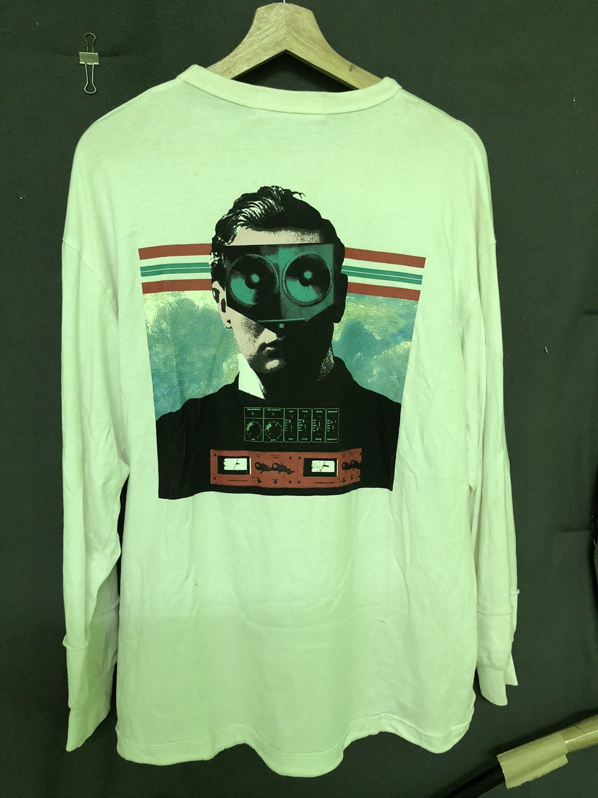 Undercover Vintage Uniqlo x Undercover Japanese Jun Takahashi Shirt Tee Size US M / EU 48-50 / 2 - 1 Thumbnail