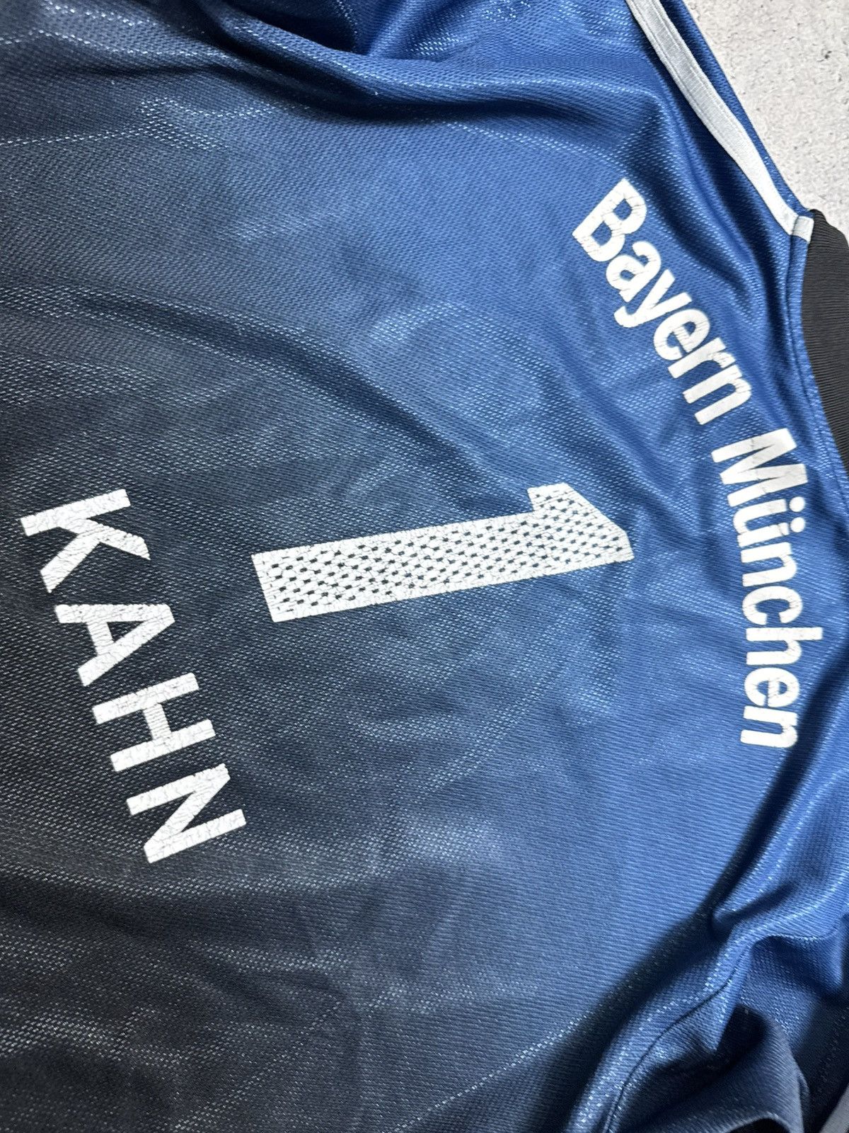Adidas Adidas FC Bayern #1 Kahn GoalKeeper Jersey 2003/2004 Vintage Size US XS / EU 42 / 0 - 14 Thumbnail