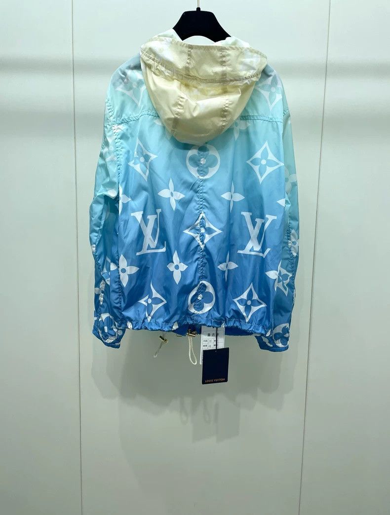 Louis Vuitton Louis Vuitton Blue gradient hooded trench coat with logo an Size XS / US 0-2 / IT 36-38 - 2 Thumbnail