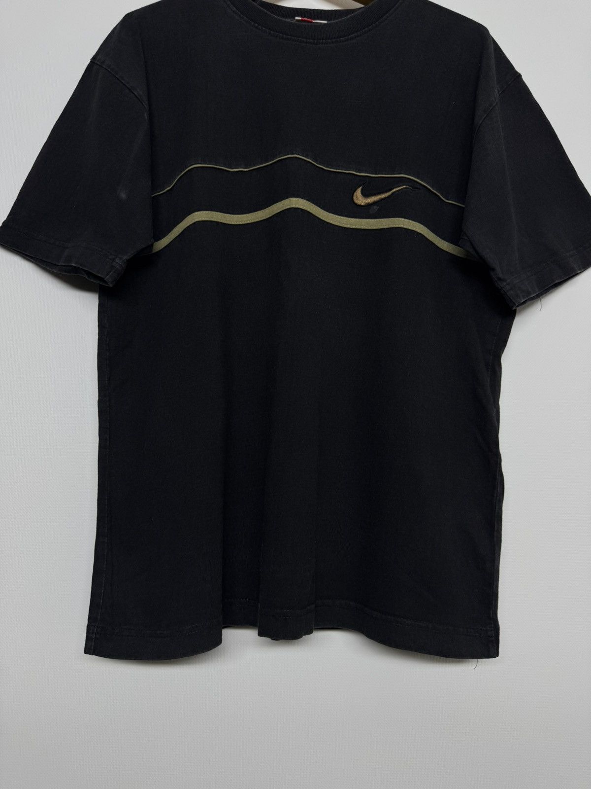 Nike Vintage Y2K Nike Small Swoosh Logo T Shirt 00’s Size US S / EU 44-46 / 1 - 7 Thumbnail