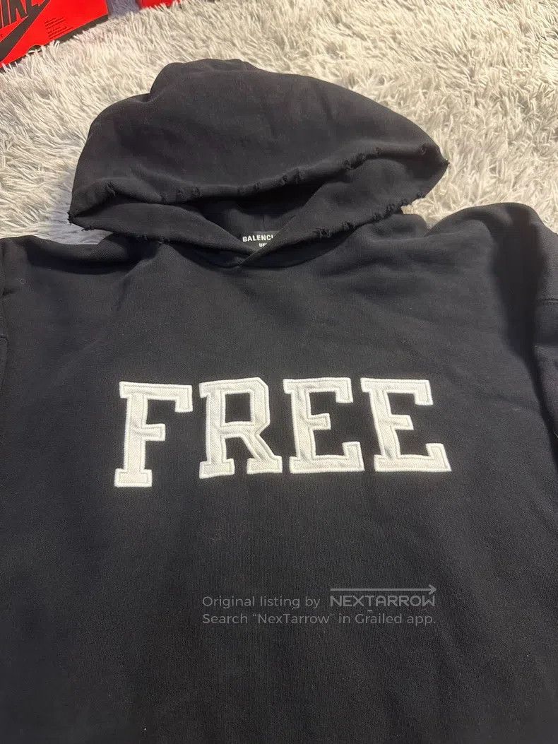 Balenciaga Balenciaga Letter Sweatshirt Size US XXS / EU 40 - 2 Thumbnail