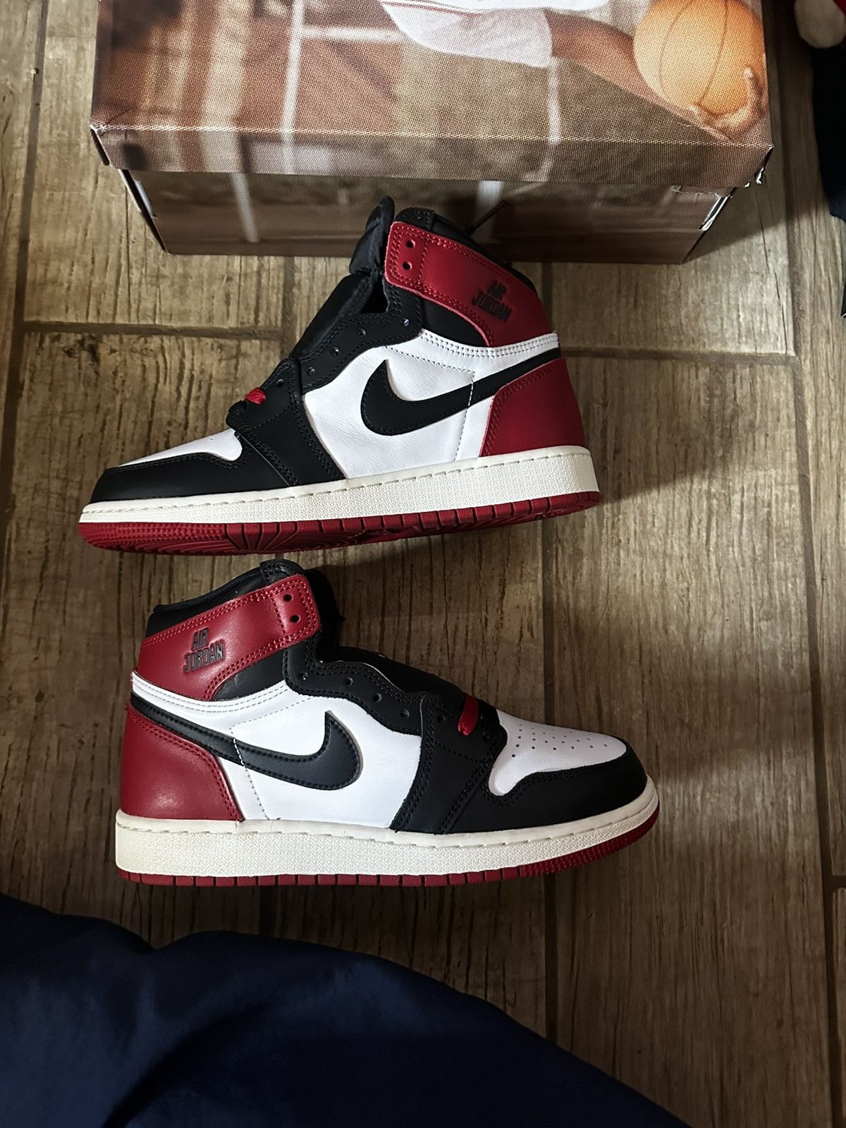Nike Air Jordan 1 Retro High OG GS ‘Black Toe Reimagined’ Size US 6.5 / EU 39-40 - 2 Thumbnail