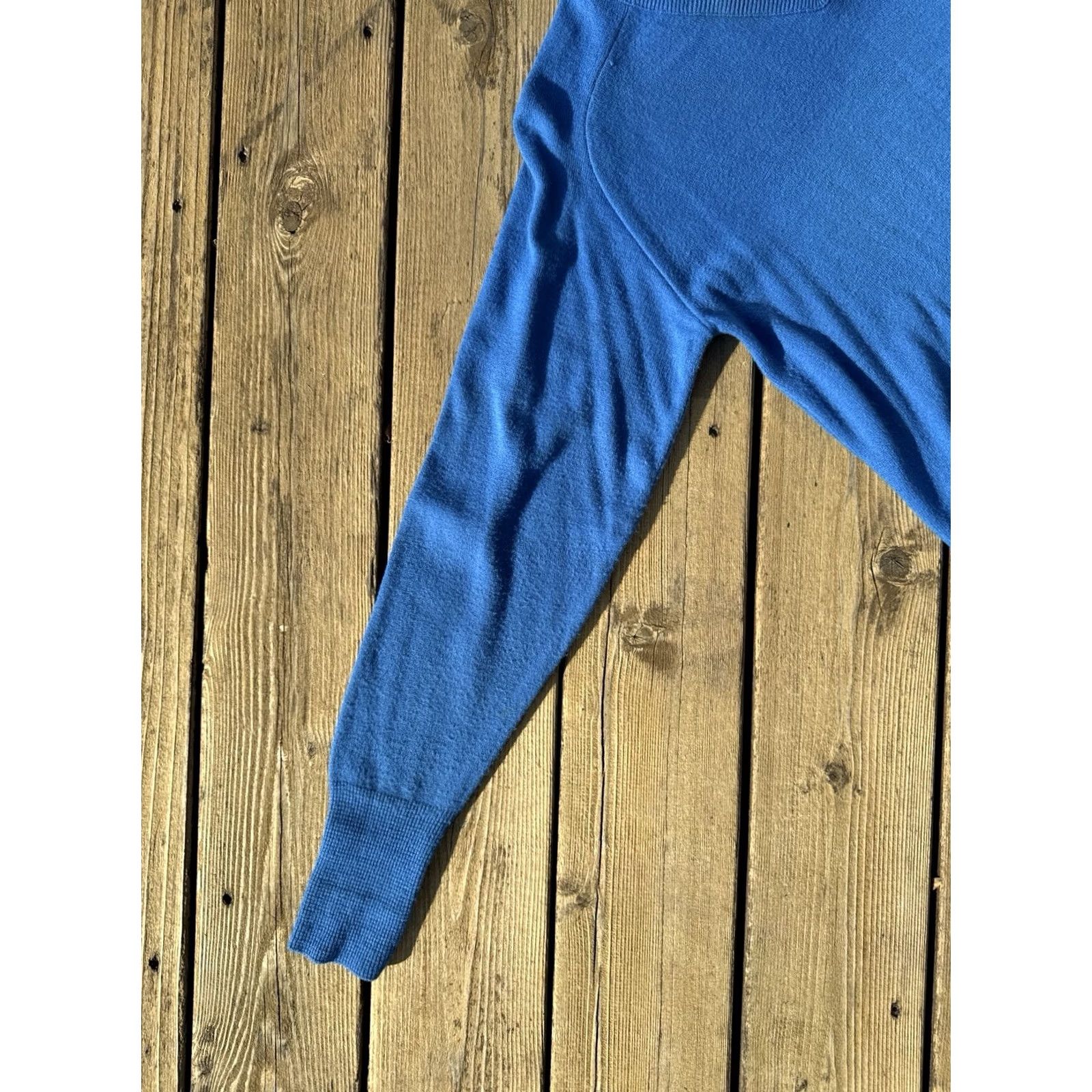 Lacoste VINTAGE Lacoste Sweater Blue Crocodile Logo V Neck Medium Mens Size US M / EU 48-50 / 2 - 7 Thumbnail