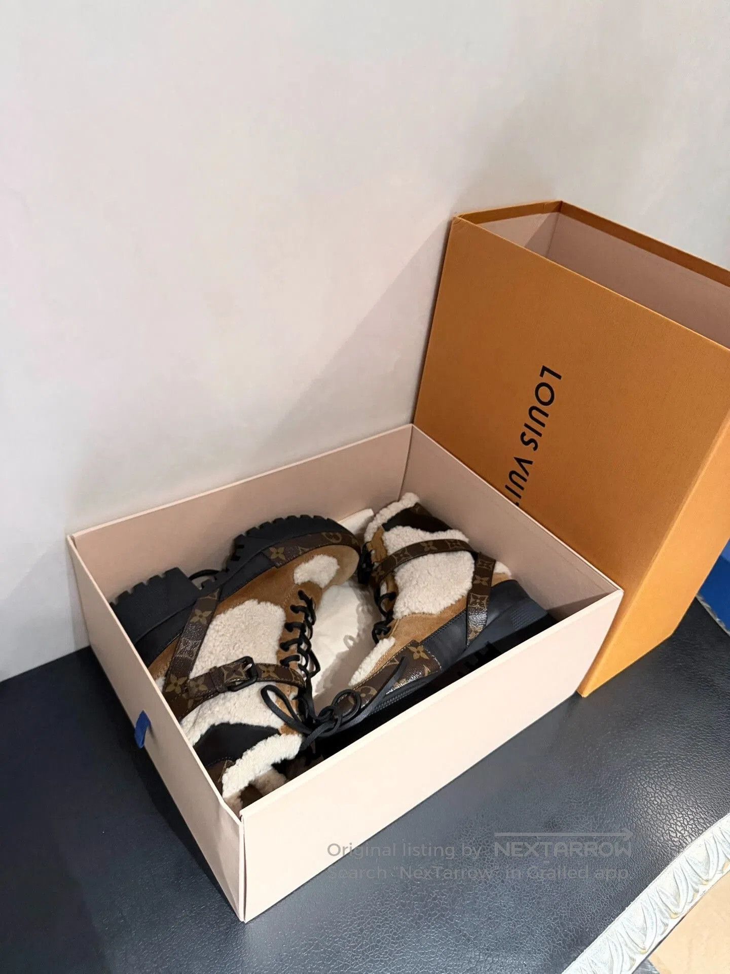 Louis Vuitton Louis Vuitton Monogram Shearling High. Size US 5.5 / IT 35.5 - 6 Thumbnail