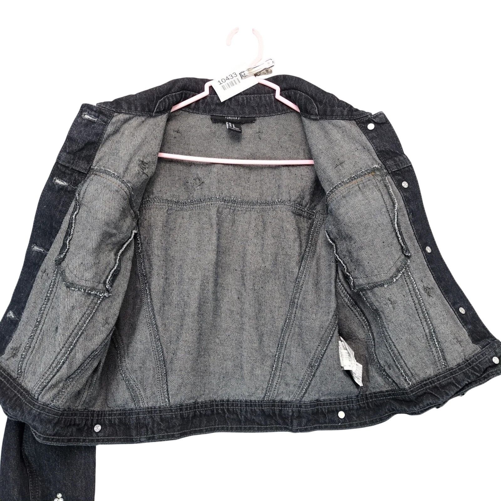 Forever 21 Forever 21 Embellished Black Denim Cropped Jean Jacket M Size M / US 6-8 / IT 42-44 - 2 Thumbnail