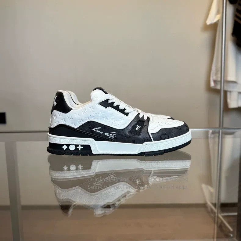 Louis Vuitton Louis Vuitton Trainer black and white embossed full print Size US 7.5 / EU 40-41 - 2 Thumbnail
