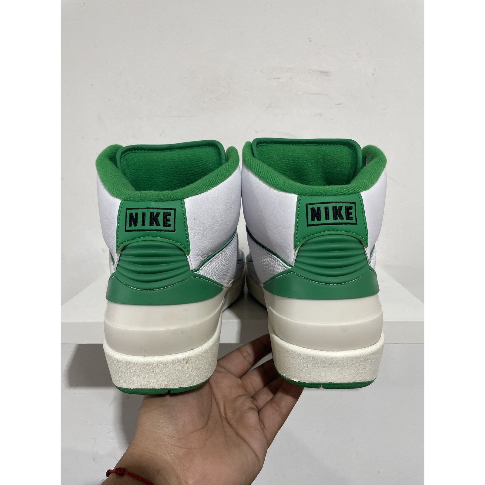 Jordan Brand NIKE JORDAN 2 LUCKY GREEN SIZE 11 PREOWNED Size US 11 / EU 44 - 3 Thumbnail