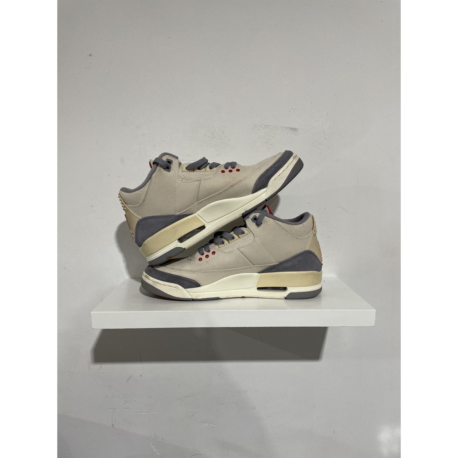 Jordan Brand JORDAN 3 MUSLIN SIZE 9 PREOWNED Size US 9 / EU 42 - 3 Thumbnail