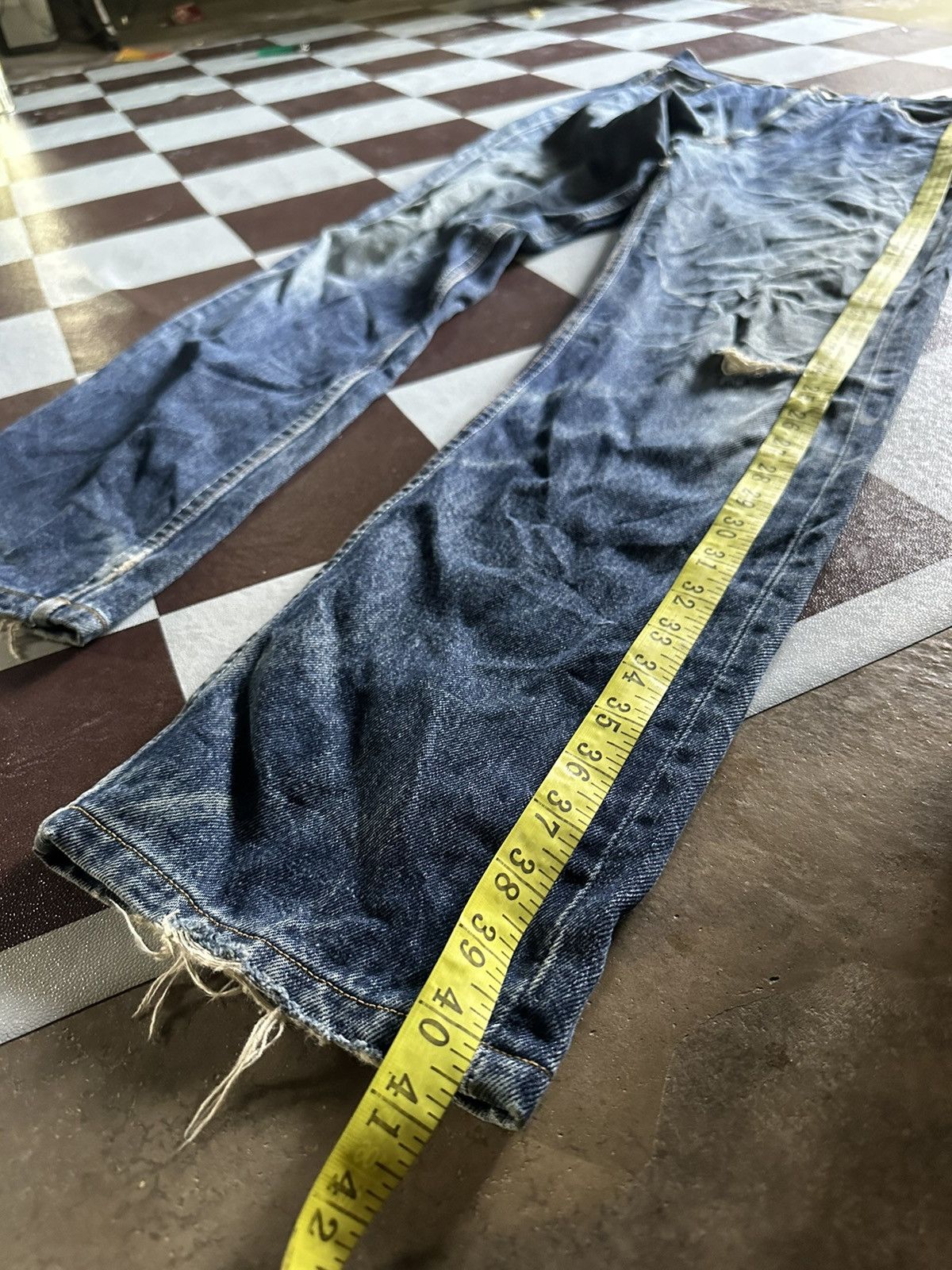 Levi's Levi’s 501 rop button 553 distressed denim jeans Size US 28 / EU 44 - 11 Thumbnail