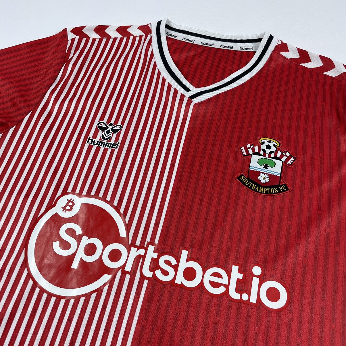 Hummel Hummel Southampton FC 2023/24 Soccer Jersey Football Shirt Size US L / EU 52-54 / 3 - 6 Thumbnail
