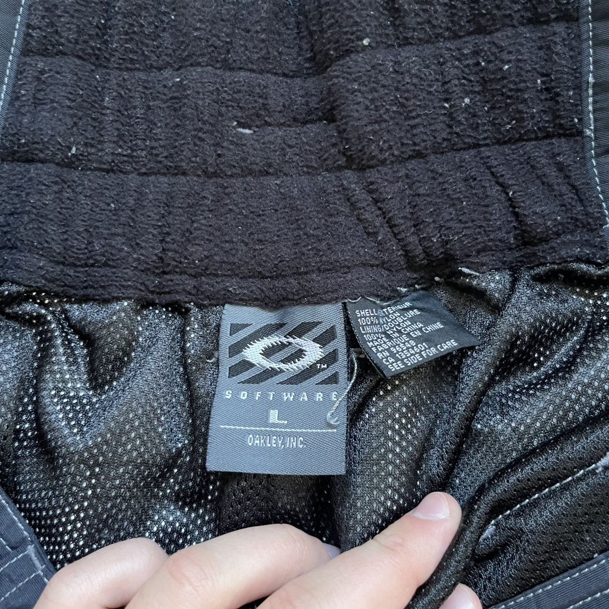 Oakley Vintage Oakley Ski Pants Snowboarding Gorpcore Y2K 2000s Size US 34 / EU 50 - 10 Thumbnail