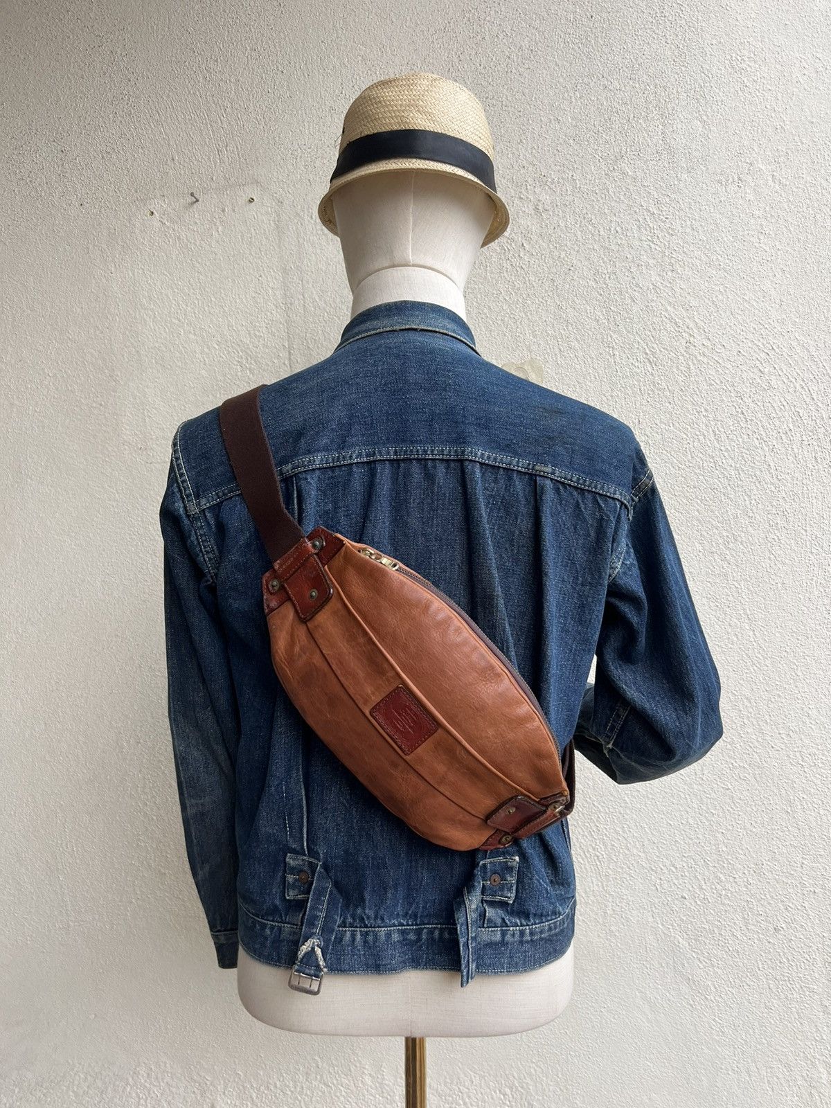 Leather Creed Japan Stains Patina Leather Chest Bag Size ONE SIZE - 6 Thumbnail