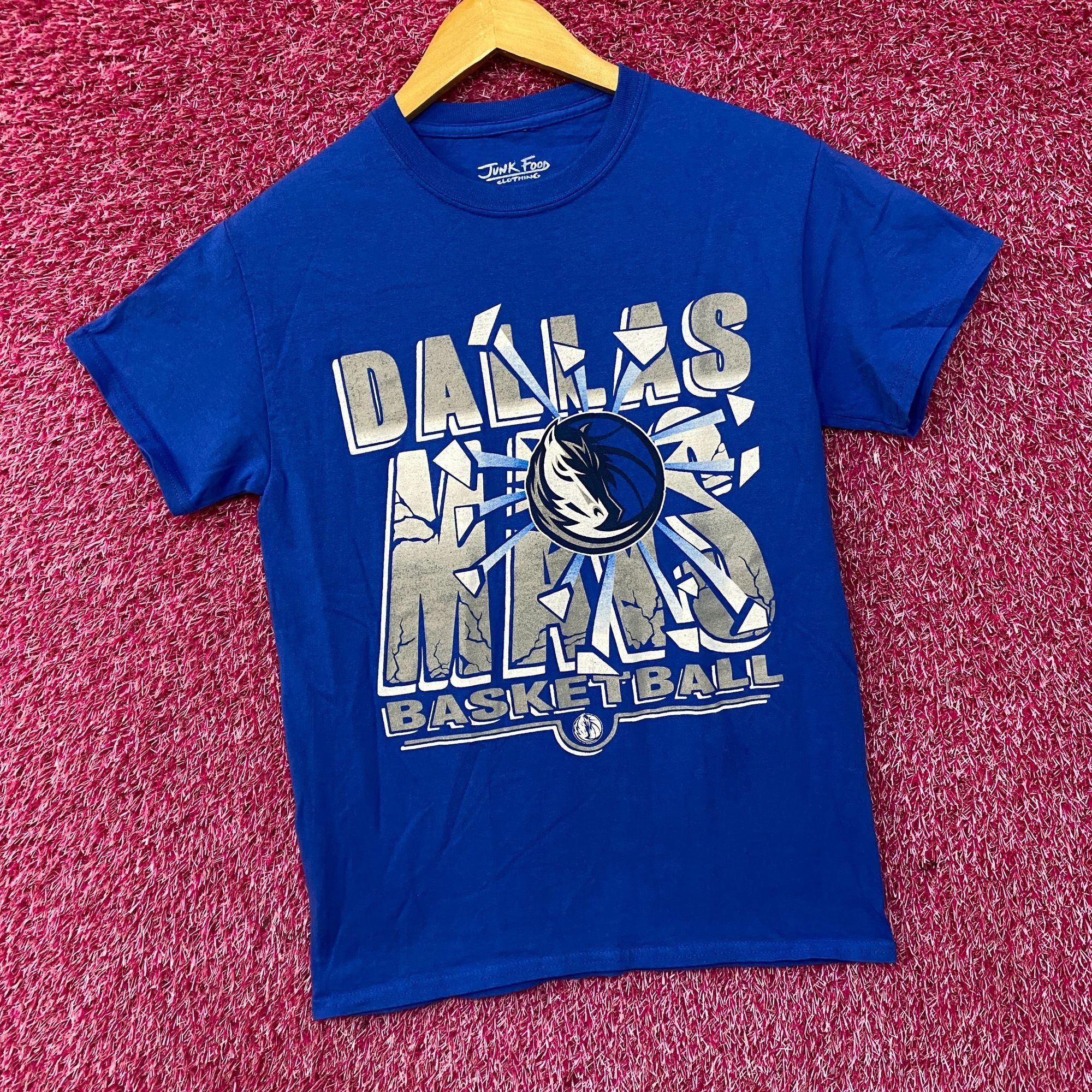 Junk Food Junk Food Dallas Mavericks Break Through Basketball T-Shirt Size US XS / EU 42 / 0 - 3 Thumbnail