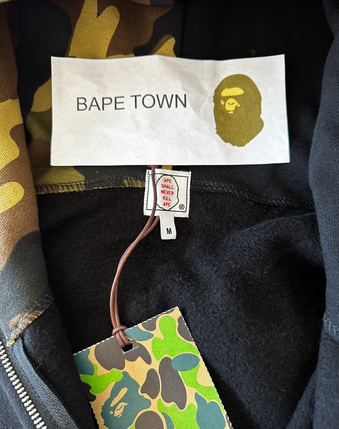 Bape 1ST CAMO FULL ZIP SHARK HOODIE (BLACK) Size US M / EU 48-50 / 2 - 6 Thumbnail