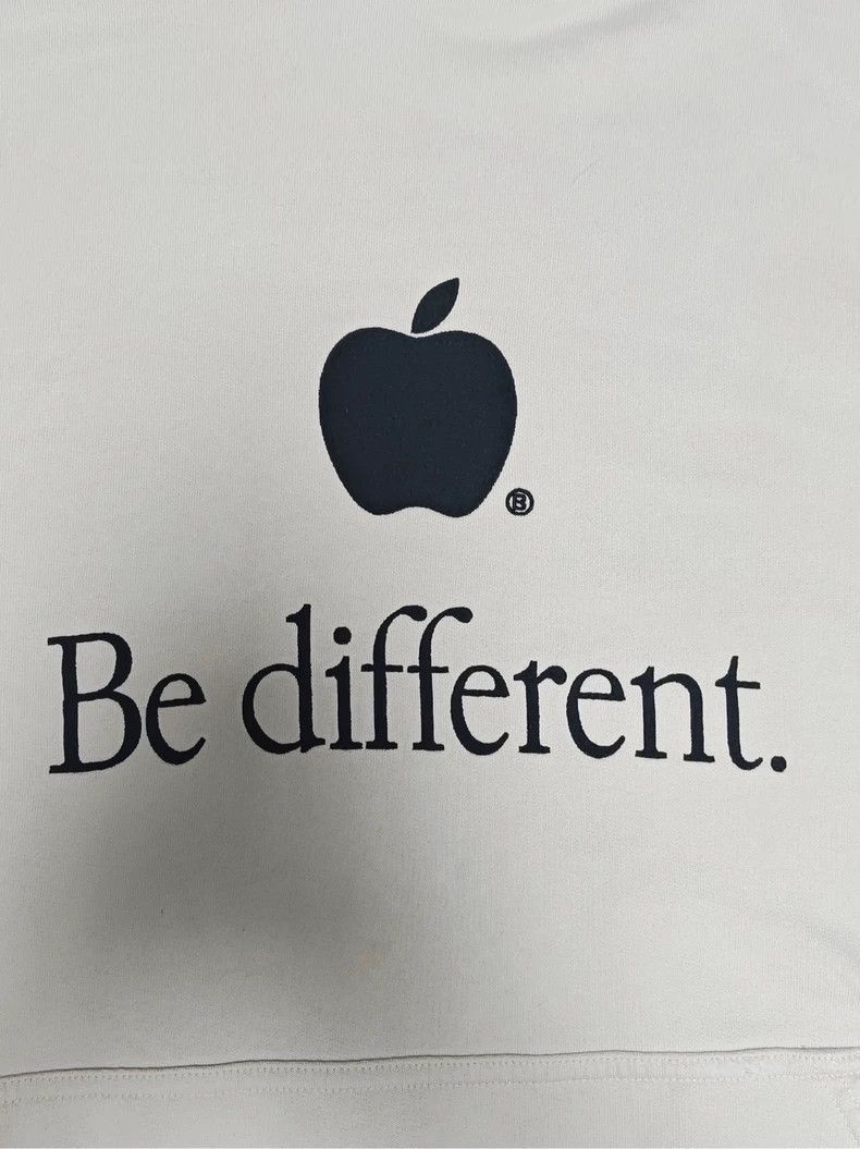 Balenciaga Balenciaga Fashion Show Apple Be Different Embroidered Hood Size US S / EU 44-46 / 1 - 3 Thumbnail